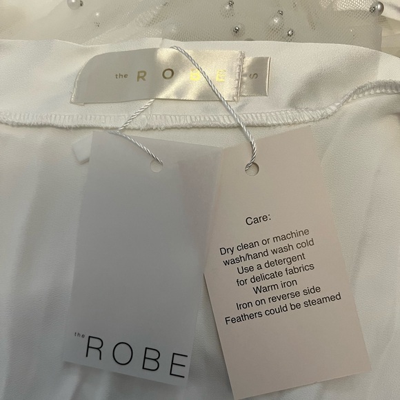 Bridal Robe - Picture 8 of 11